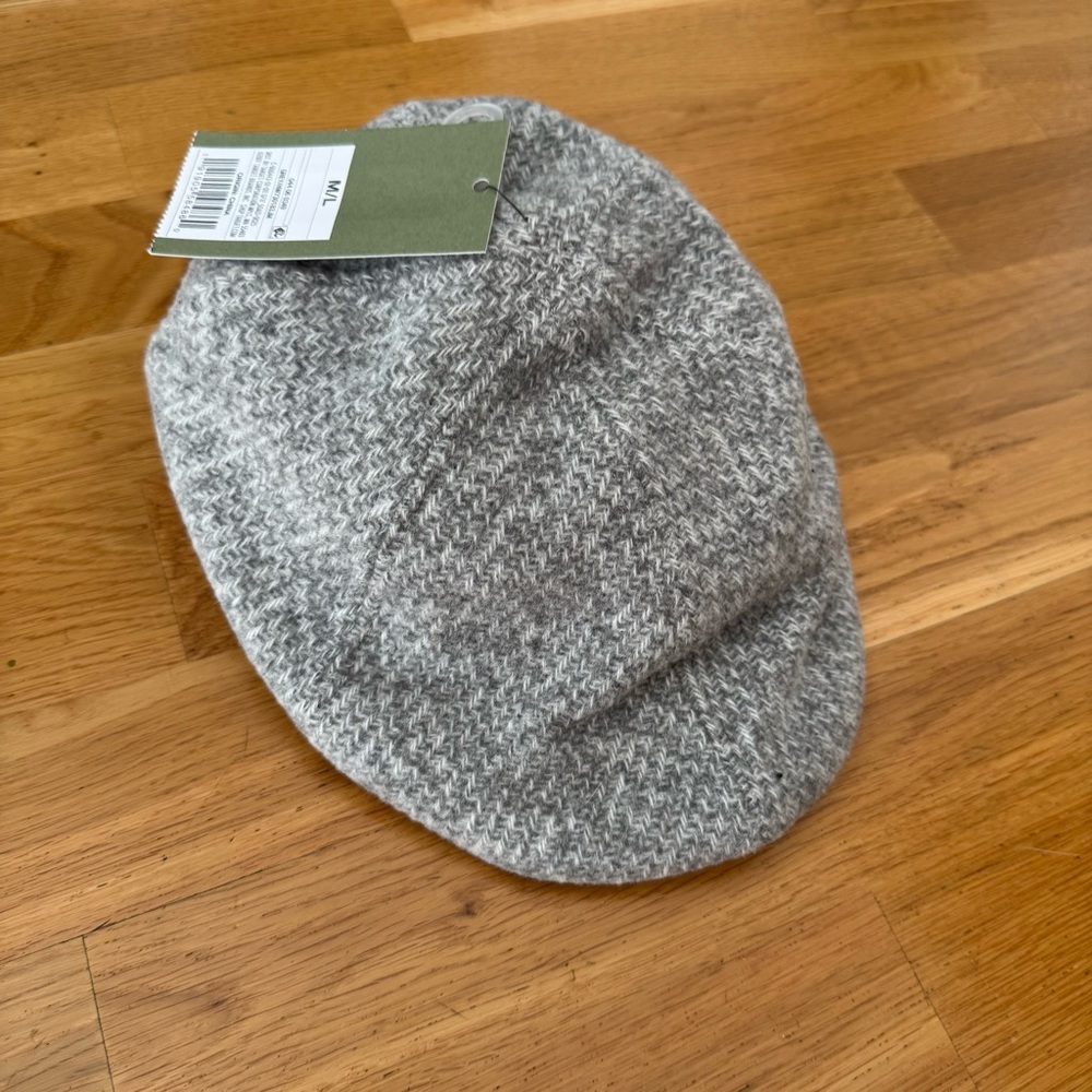 Goodfellow & Co Gray Herringbone Hat. Beret / newsboy style